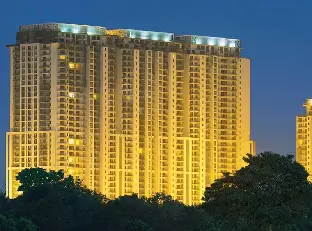 Facade View of DLF The Crest