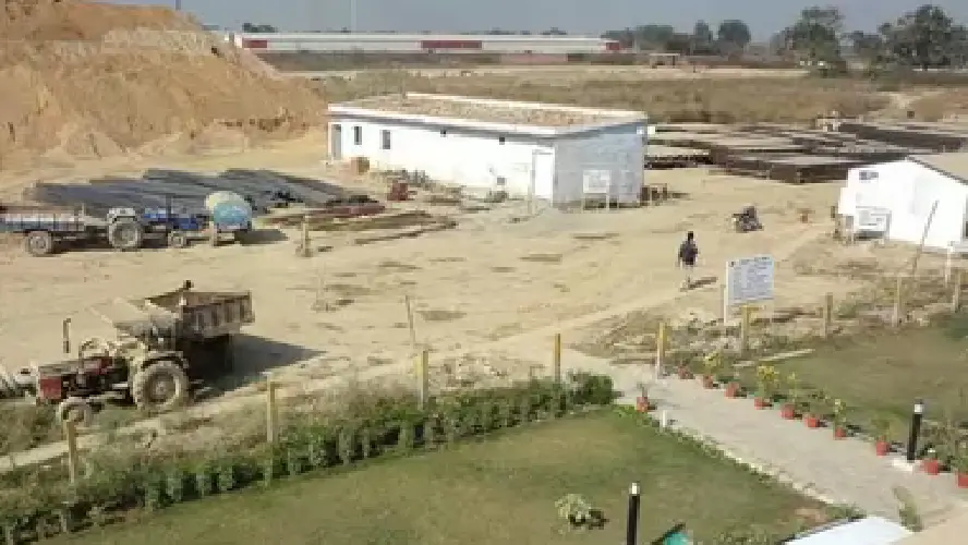 Constrution site view of DLF The Arbour